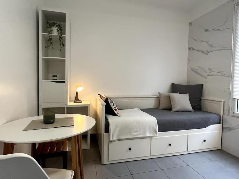 Charmant Studio Parisien Au Coeur Du 15E Arrondissement Exterior photo